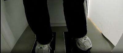 Algunas secuencias más de los vídeos mp4 que se mostraron en el servidor no seguro, algún ciudadano chino identificando sus pies. Algunas secuencias más de los vídeos mp4 que se mostraron en el servidor no seguro, algún ciudadano chino identificando sus pies.