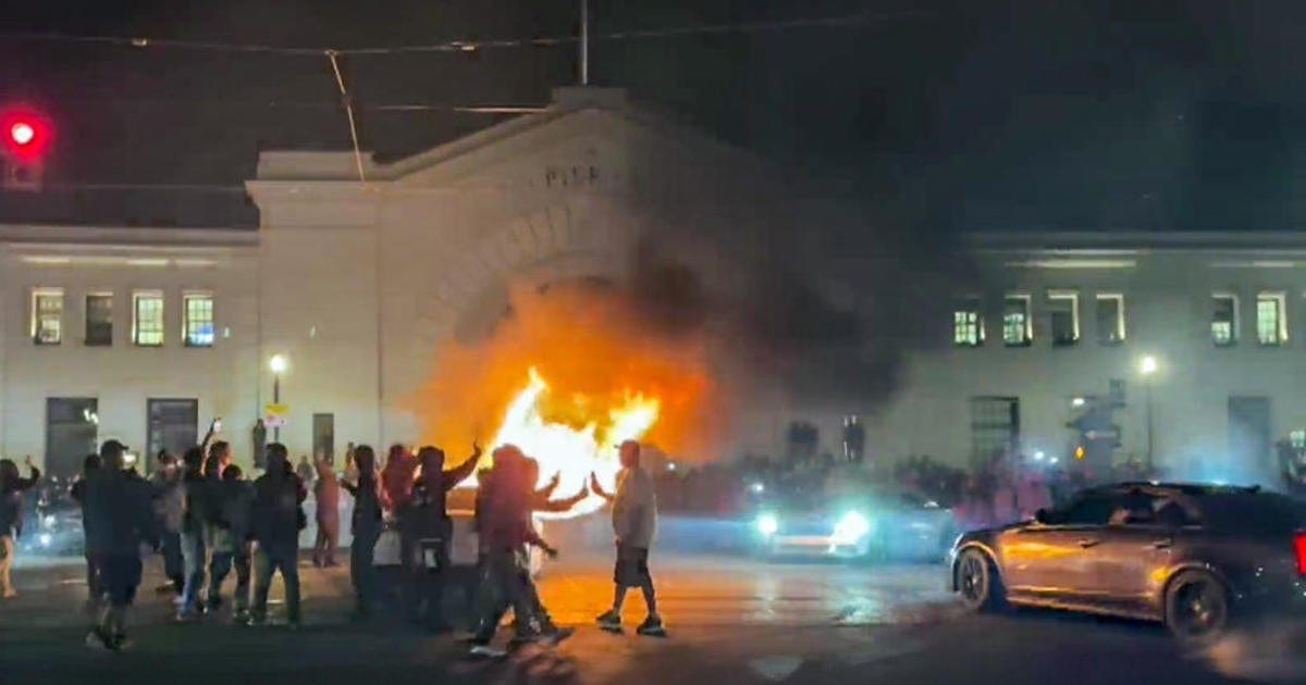San Francisco could permanently seize cars taken from sideshows under new law - CBS San Francisco San Francisco could permanently seize cars taken from sideshows under new law - CBS San Francisco