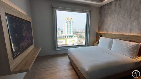 Moxy Deluxe Room