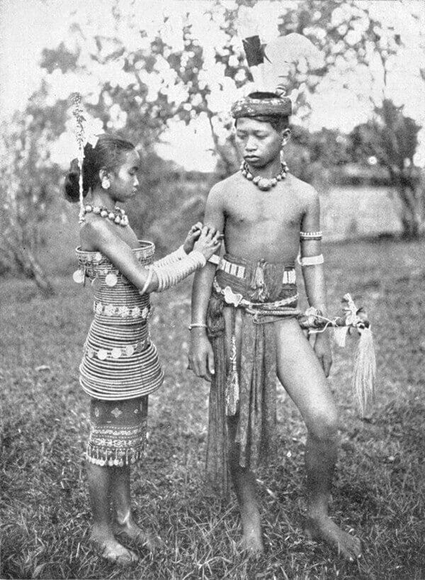 Unveiling the Dayak Civilization: A Comprehensive Overview — NaturanexA -  Timber merchant - Building Component Artisans