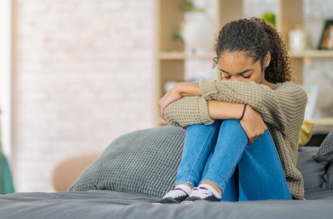 Teen showing anxiety symptoms