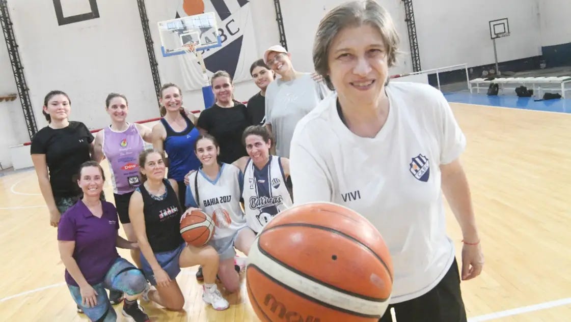 Viviana Albizu, la fuerza de la mujer que levantó el básquet femenino en Bahía