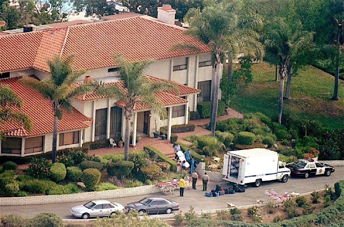 Heaven&rsquo;s Gate Mansion &mdash; Rancho Santa Fe, CA