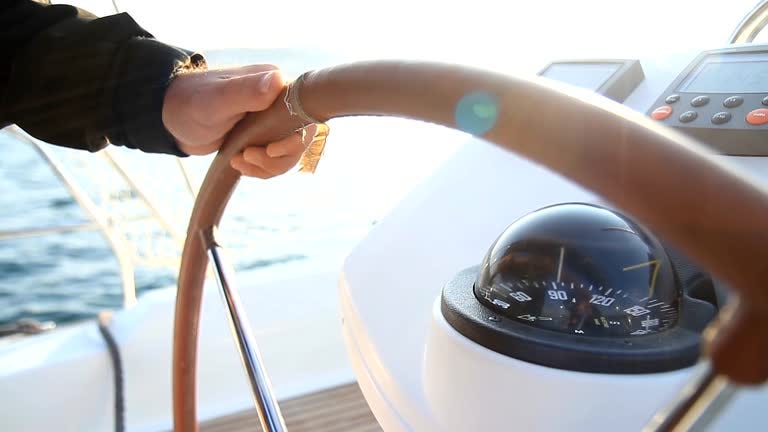 1 600+ Boussole Bateau – Vidéos libres de droit 4K et HD - iStock | Boussole de navigation, Gouvernail, Compas bateau 1 600+ Boussole Bateau – Vidéos libres de droit 4K et HD - iStock | Boussole de navigation, Gouvernail, Compas bateau