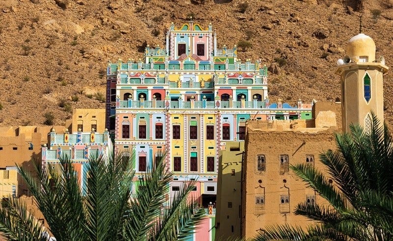 A Rainbow in the Rubble: Yemen’s Forgotten Palace of Colour