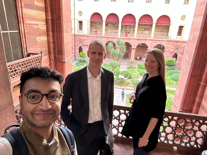 Left: Travelling with friends. Right: Travelling with colleagues.