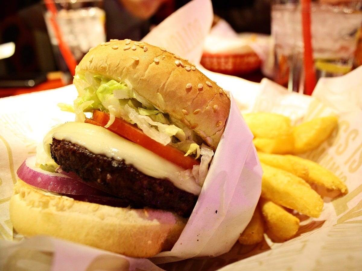 A Red Robin burger. Image: Mike Gonzalez (TheCoffee) via Wikimedia Commons A Red Robin burger. Image: Mike Gonzalez (TheCoffee) via Wikimedia Commons
