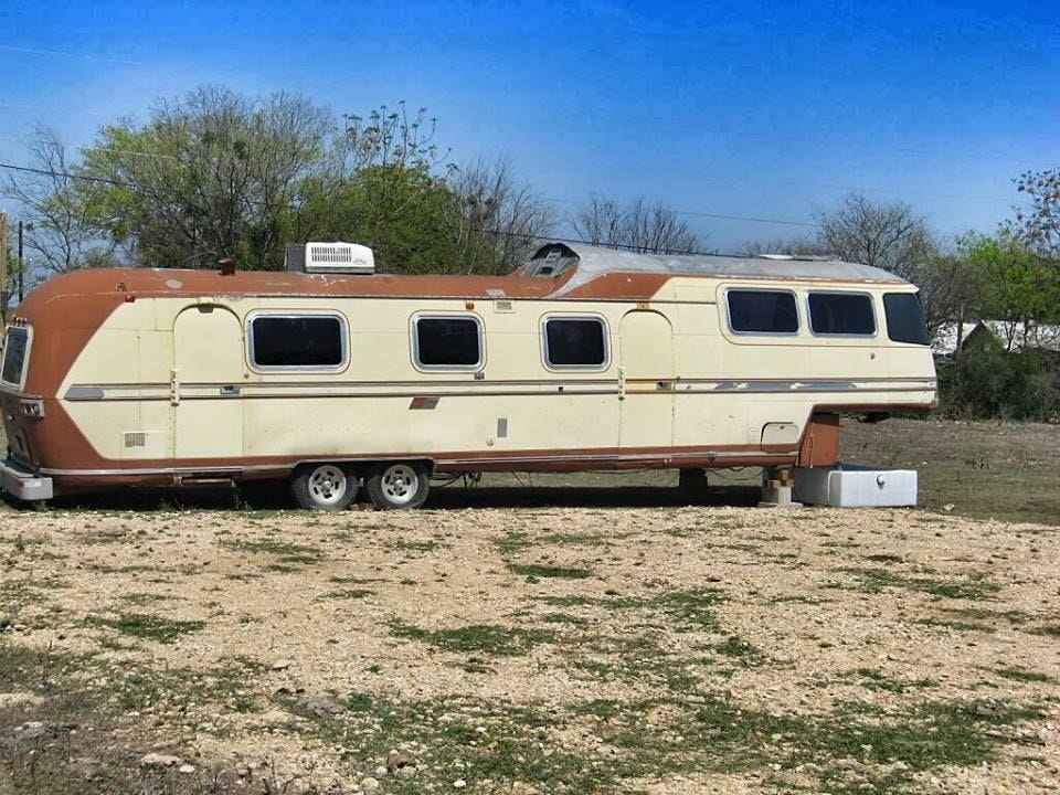 Vintage 5th wheel was made for Howard Hughes by Airstream. | Vintage  trailers, Vintage travel trailers, Vintage camper