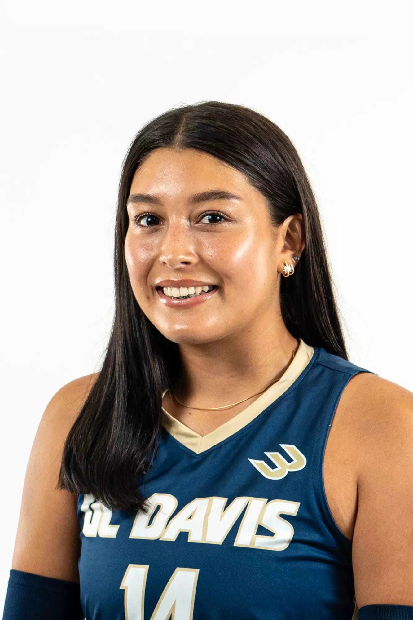 Ximena Cordero Barr - Women's Volleyball - UC Davis Athletics
