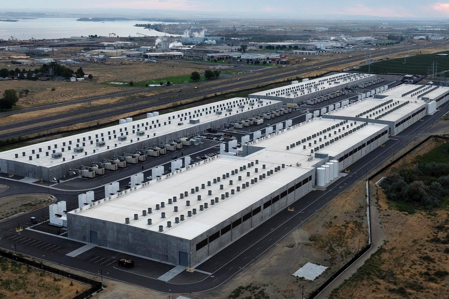 A multi-building data centre complex
