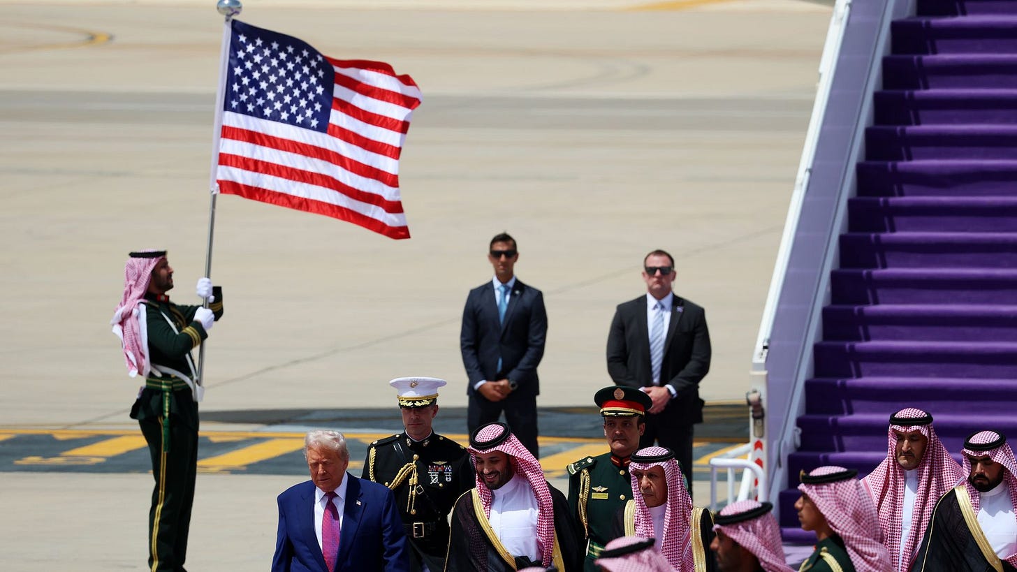 Trump chega à Arábia Saudita