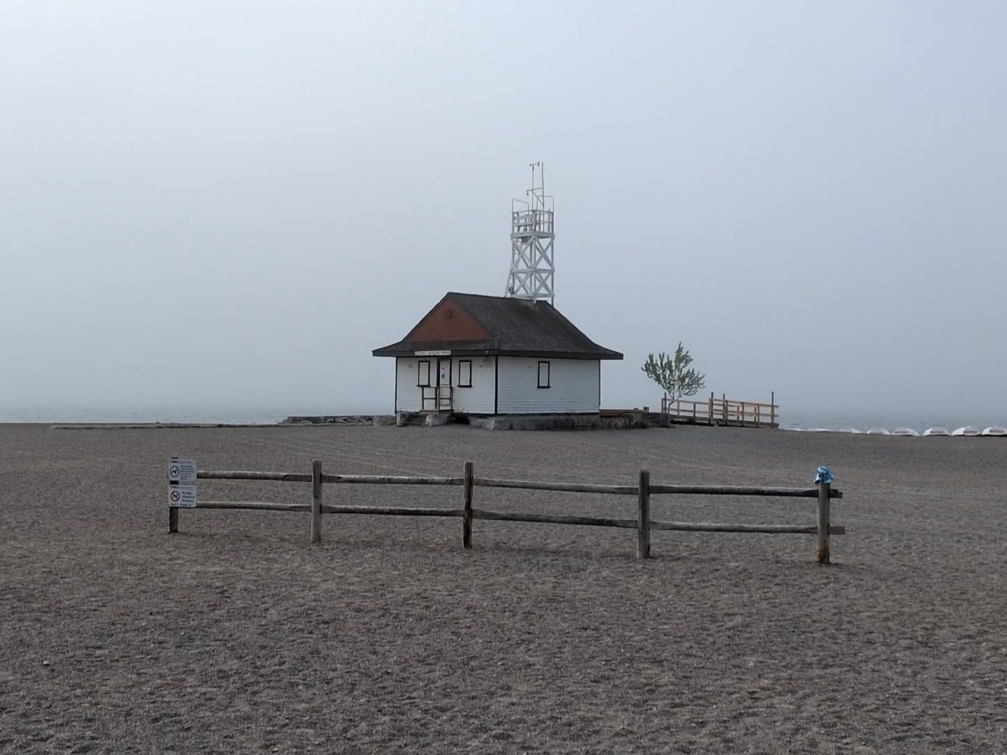 A photo of Toronto's Leuty Lifeguard Station