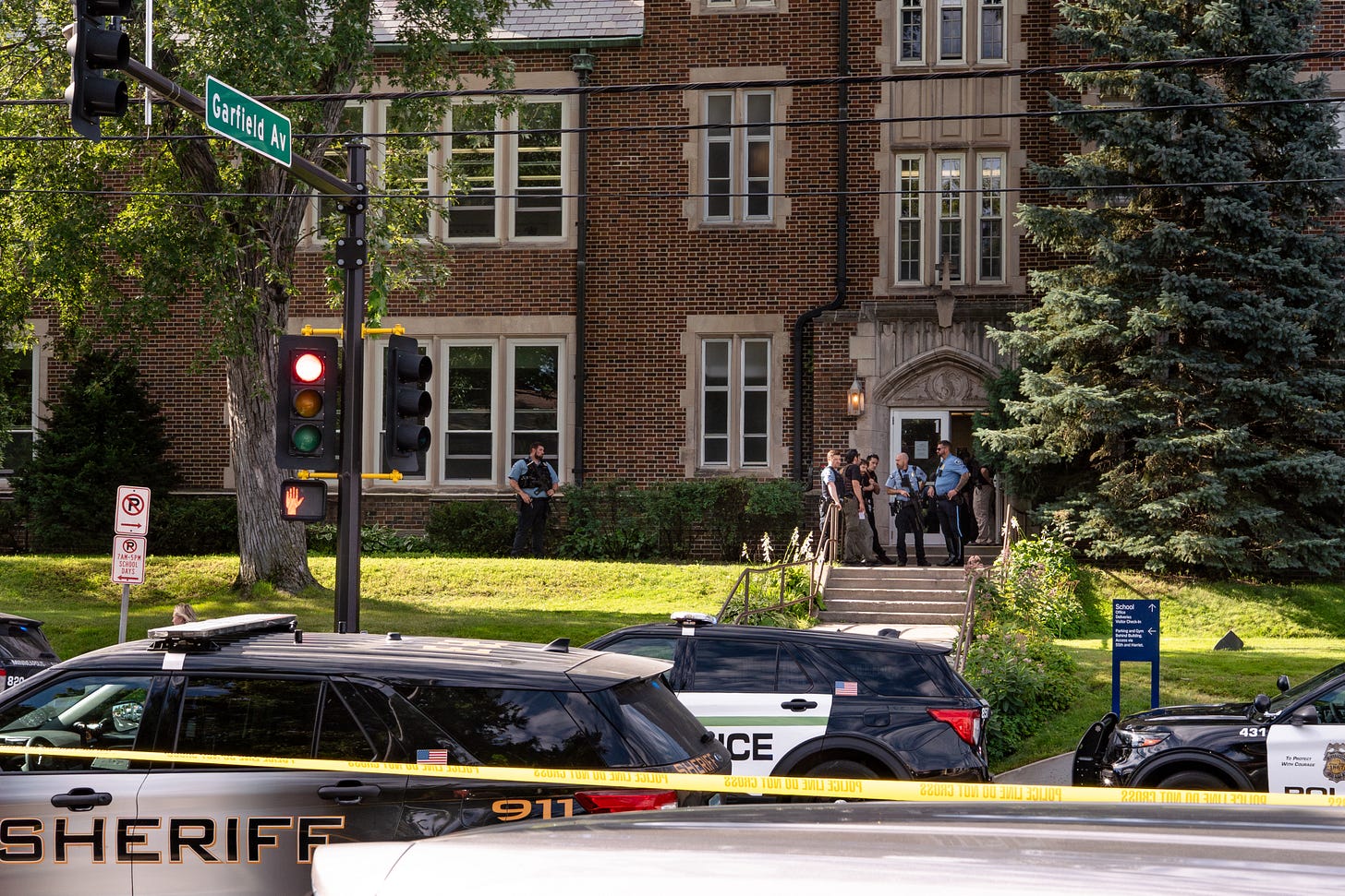 File:Annunciation Catholic School Shooting in Minneapolis.jpg - Wikimedia  Commons