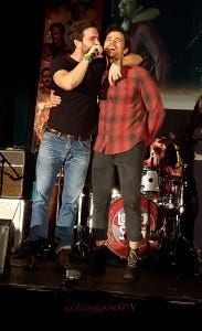 dallas_con_2015_phone_905_WM dallas_con_2015_phone_905_WM