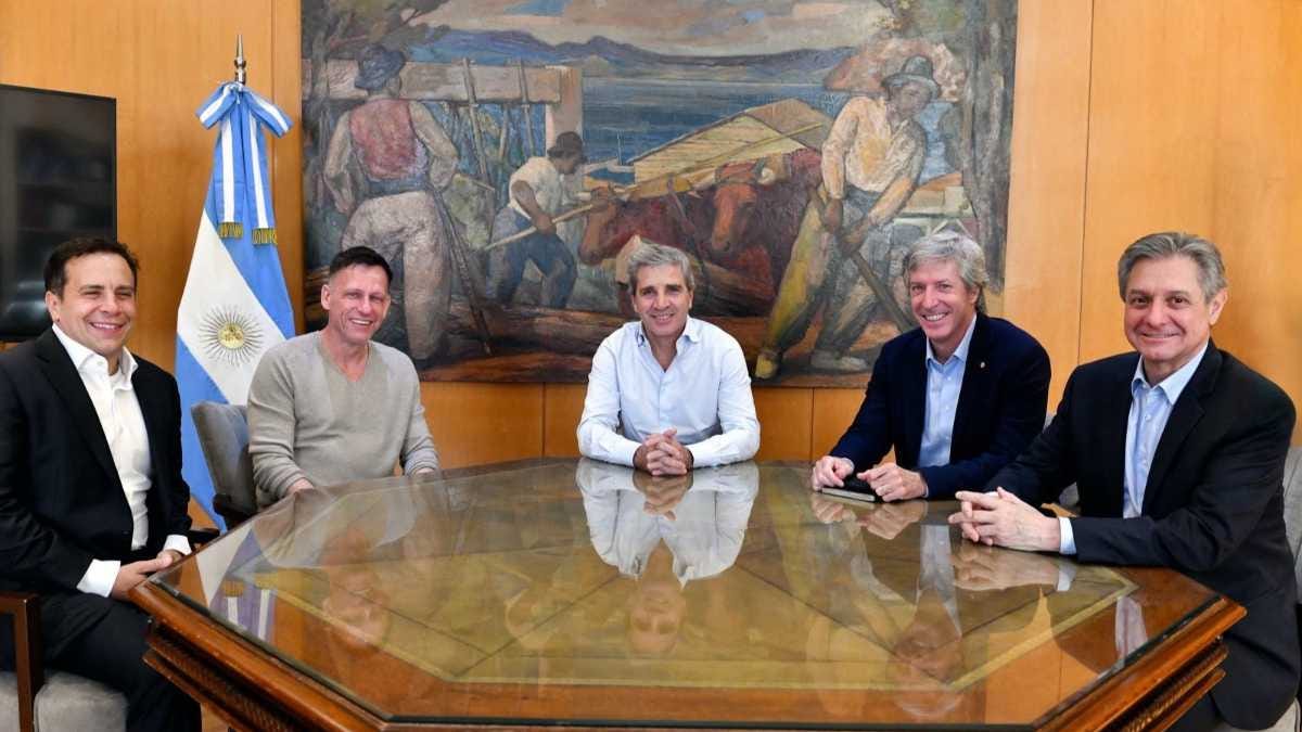 Immagine di Thiel vola in Argentina. Perché il paese di Milei attira il capo di Palantir