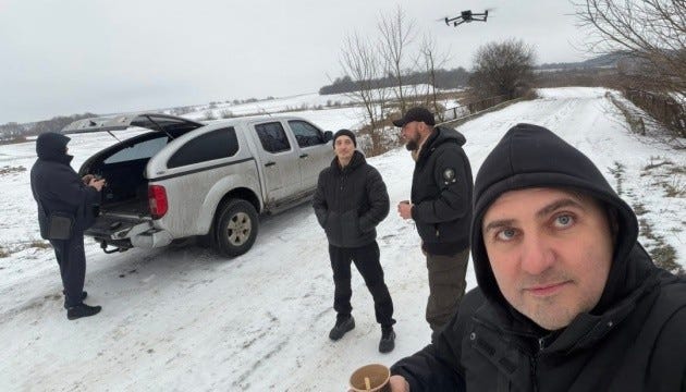 Unit of soldier who helped find dog from Khmelnytskyi to be rewarded with pickup truck