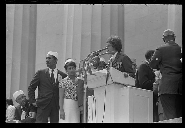 Josephine Baker at podium | Library of Congress