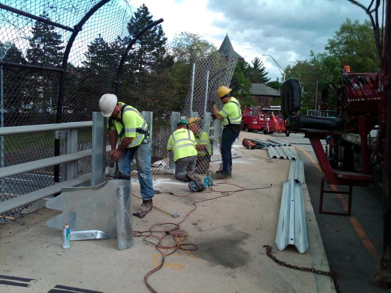 File:Newton I-90 Exit 17, Guardrail Repair 2, May 18, 2014 (14219030752).jpg