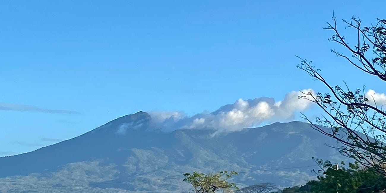 Volcán Mombacho: Hiking, Coffee Tours & Mombacho Volcano Nature Reserve