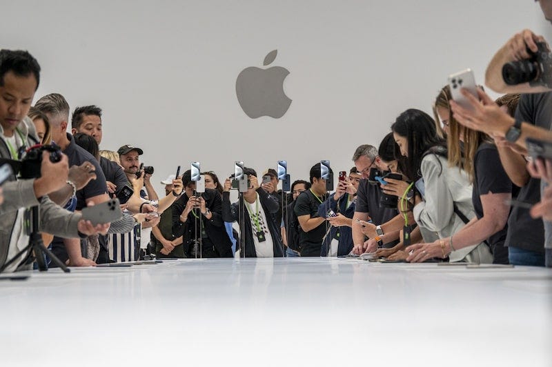 Apple negocia parceria com o Google para embarcar IA do Gemini em iPhones Apple negocia parceria com o Google para embarcar IA do Gemini em iPhones