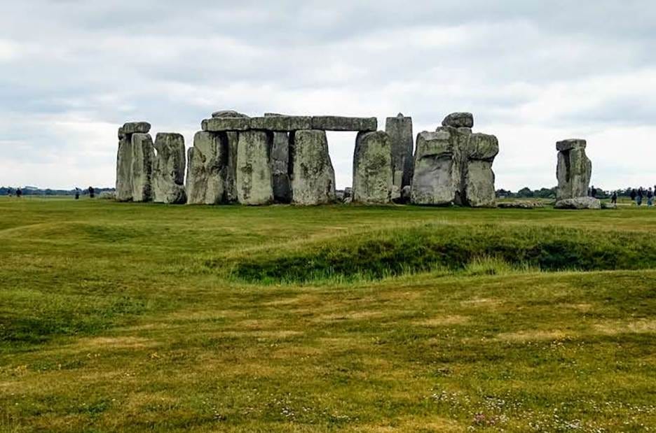 A stonehenge in a grassy field with Stonehenge in the background
AI-generated content may be incorrect. A stonehenge in a grassy field with Stonehenge in the background
AI-generated content may be incorrect.