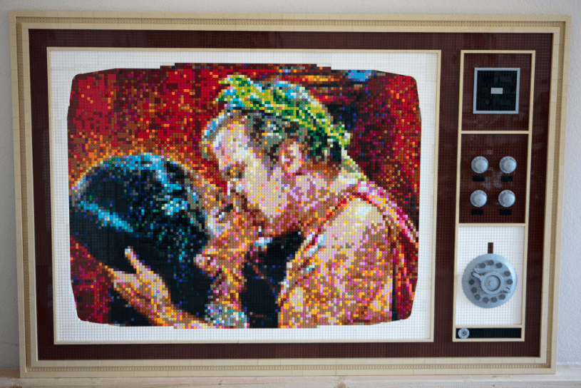 Star Trek Lego Build 1 controversial interracial captain kirk black kiss. Star Trek Lego Build 1 controversial interracial captain kirk black kiss.