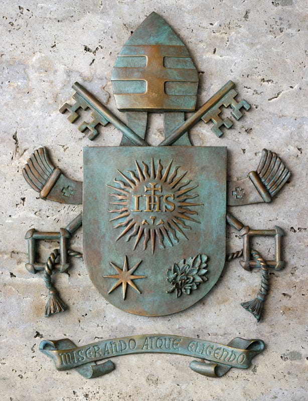 File:Stemma Papa Francesco - monumento San Michele Arcangelo.jpg -  Wikimedia Commons
