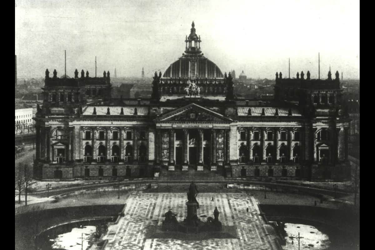 The Weimar Republic – The Holocaust Explained: Designed for schools
