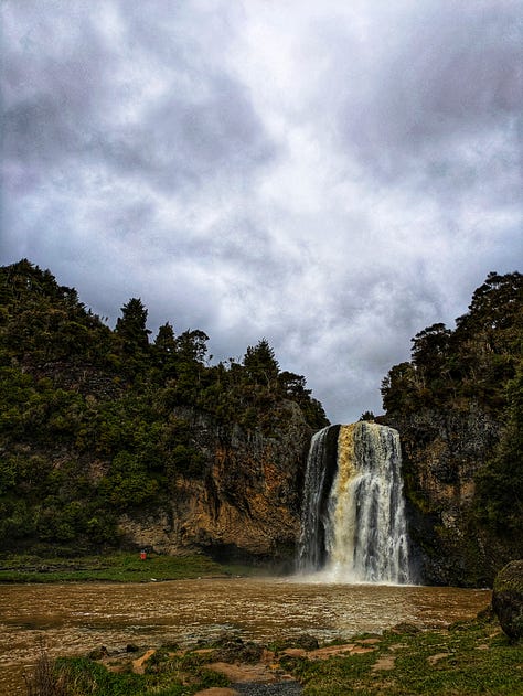 New Zealand by Leonidas Bratini