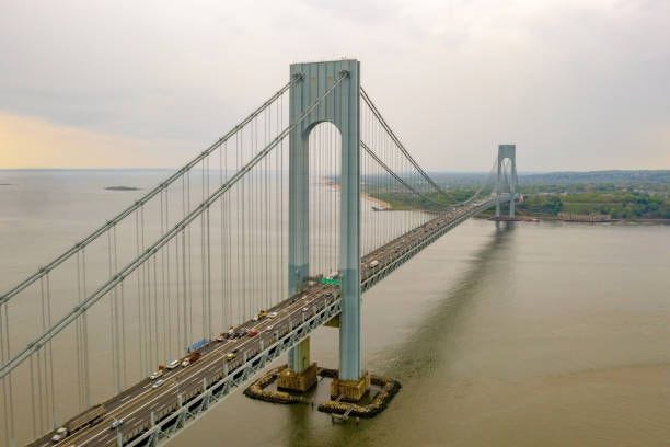 Verrazzano-Narrows bridge in Brooklyn and Staten Island. Aerial view of the Verrazzano-Narrows bridge in Brooklyn and Staten Island. staten island bridge stock pictures, royalty-free photos & images