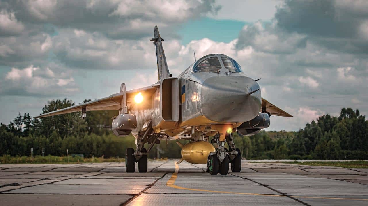 Su24_StormShadow_01.jpg
