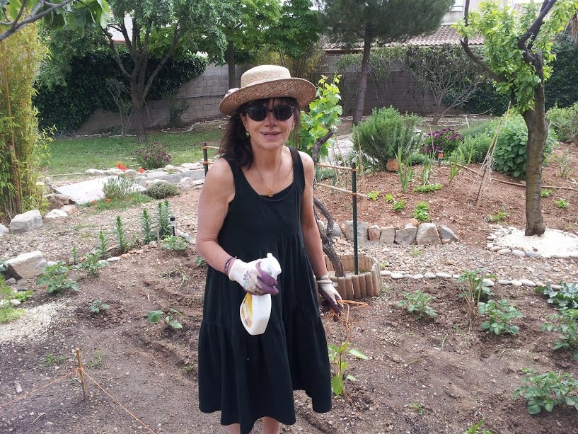 MyFrenchLife™ - MyFrenchLife.org - Two Lives - Paris & Southern France - Jaqueline enjoying her garden MyFrenchLife™ - MyFrenchLife.org - Two Lives - Paris & Southern France - Jaqueline enjoying her garden