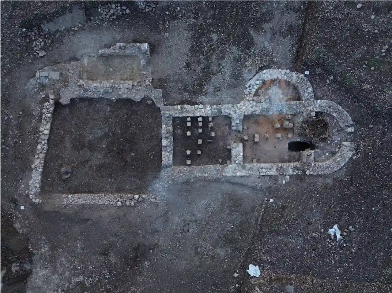 A Prehistoric Village of 52 Huts and a Roman Bath Complex Emerge at Case Pente