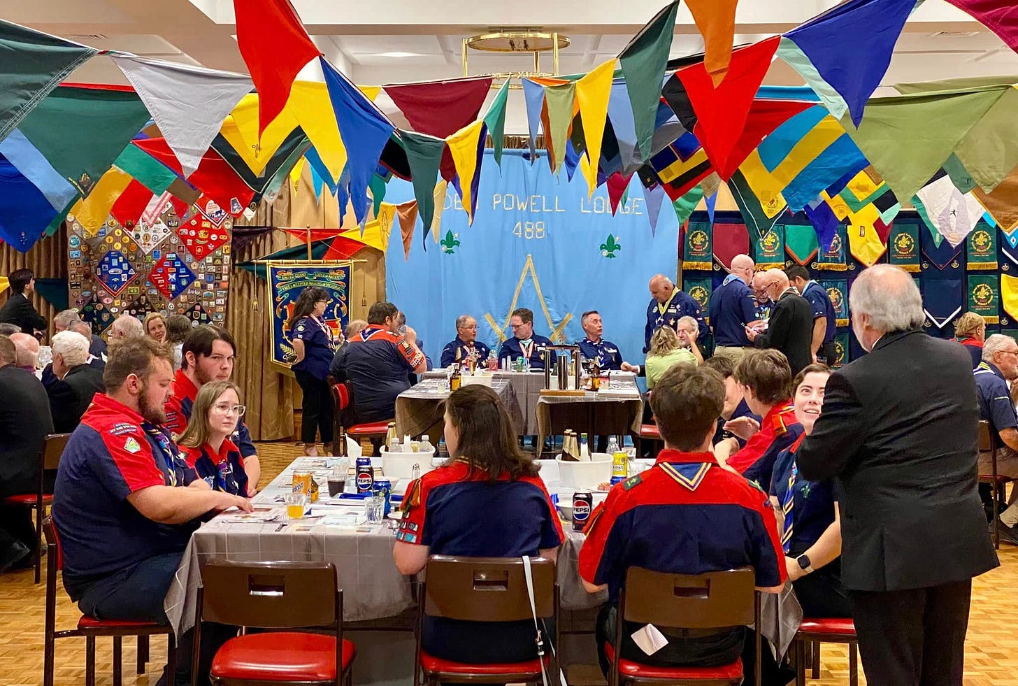 May be an image of 4 people and text that says "POWELL POWELLLOV LO LOLGE 488 t"