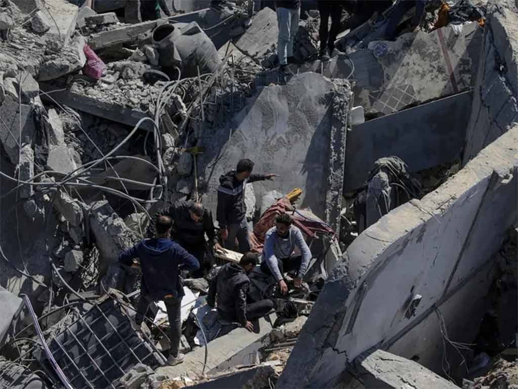Más de 10 mil muertos bajo los escombros en Gaza - Noticias Prensa Latina