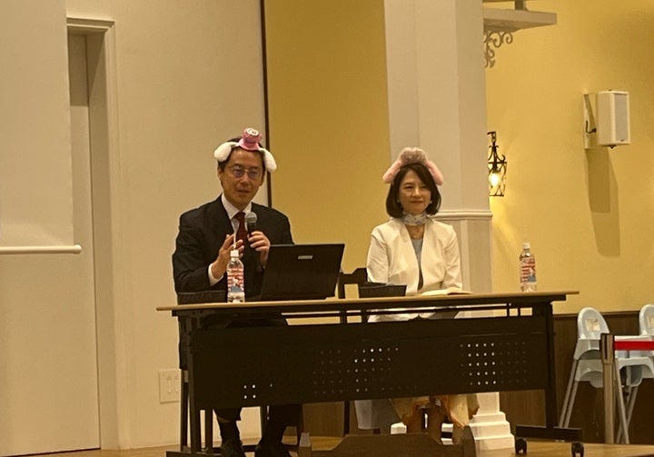 山川義徳さん(左)と小巻亜矢さん(右) 山川義徳さん(左)と小巻亜矢さん(右)