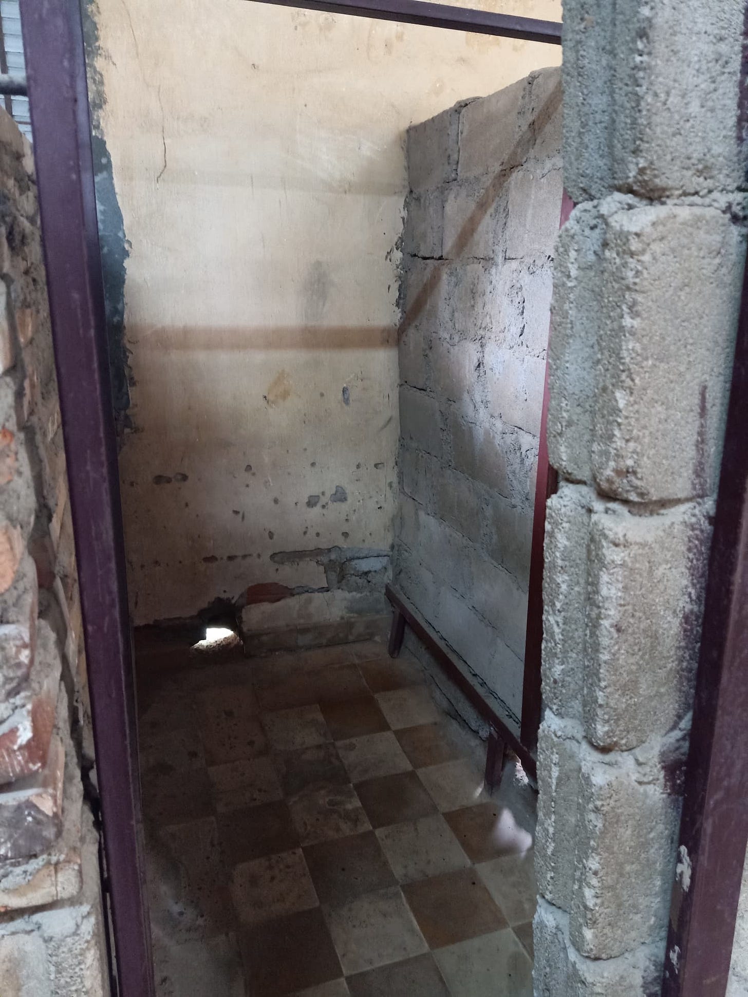 No description available.