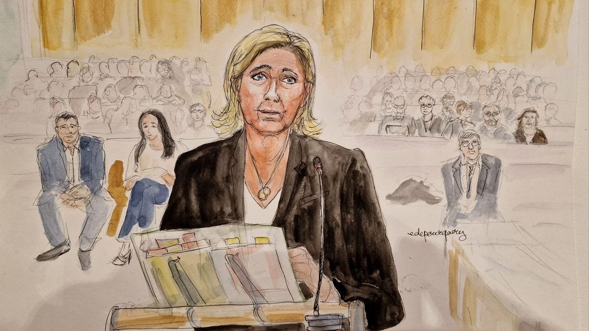 Procès des assistants parlementaires du FN : Marine Le Pen livre sa propre  vision du rôle de collaborateur, au premier jour de son interrogatoire