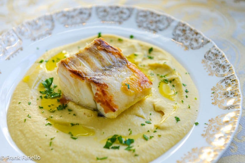 Baccalà alla piastra su purè di ceci