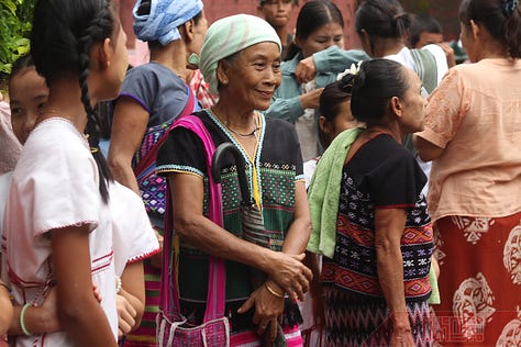 ဓါတ်ပုံ - Mawkun Magazine