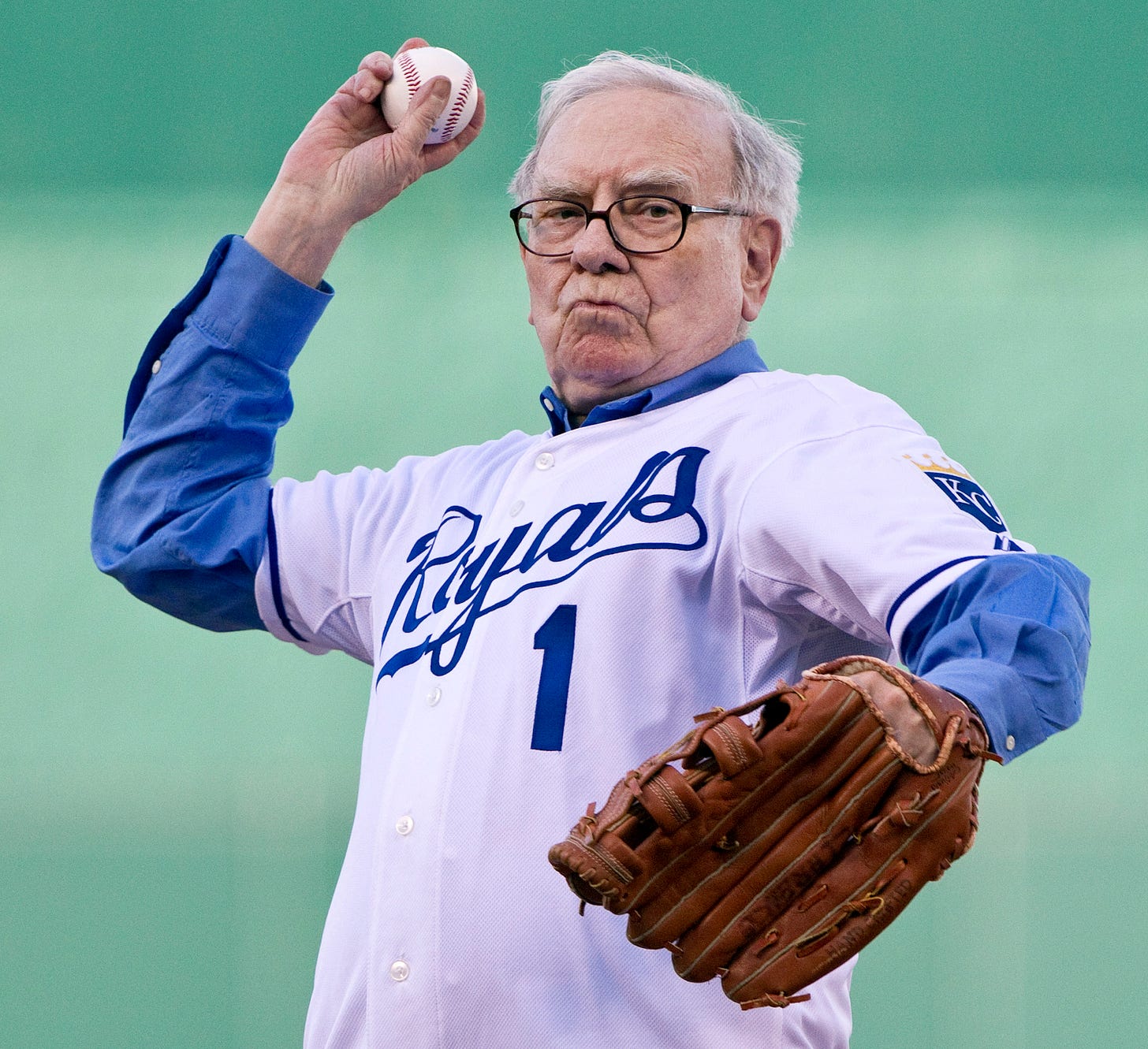 What Can Warren Buffett Teach Us About Elon's Twitter Purchase?