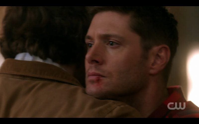 supernatural dean winchester hugging castiel finale supernatural dean winchester hugging castiel finale