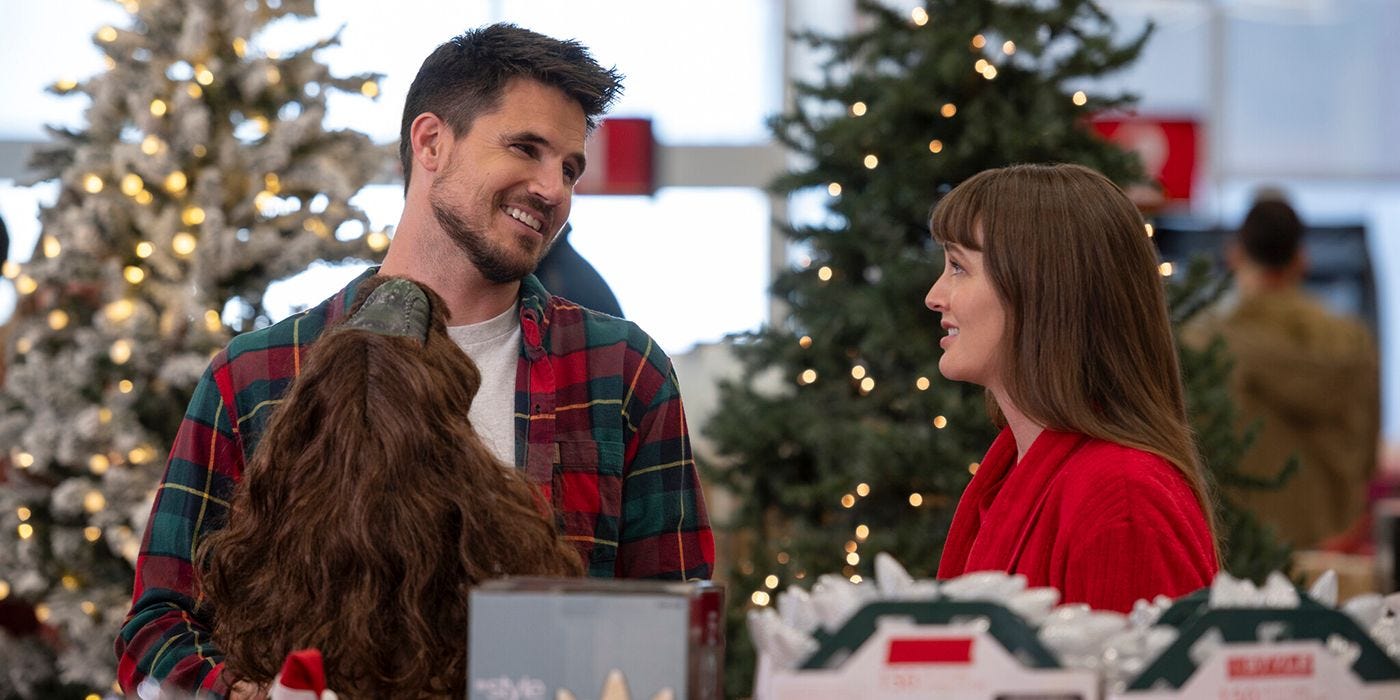 Robbie Amell Takes to the Ice in 'EXmas' BTS Sneak Peek Robbie Amell Takes to the Ice in 'EXmas' BTS Sneak Peek
