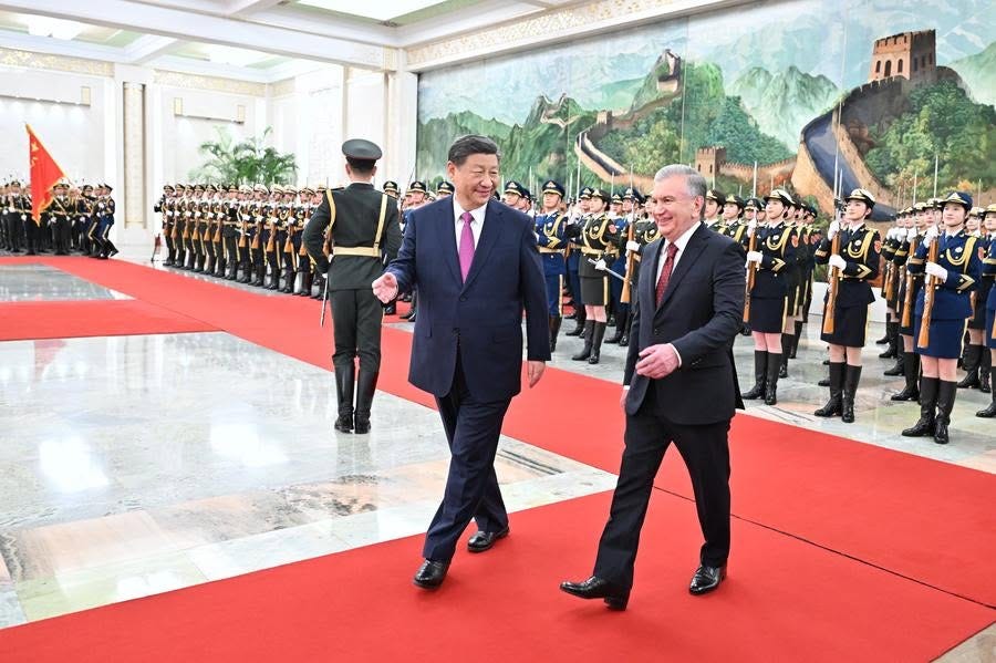 Có thể là hình ảnh về cái bục và văn bản Có thể là hình ảnh về cái bục và văn bản