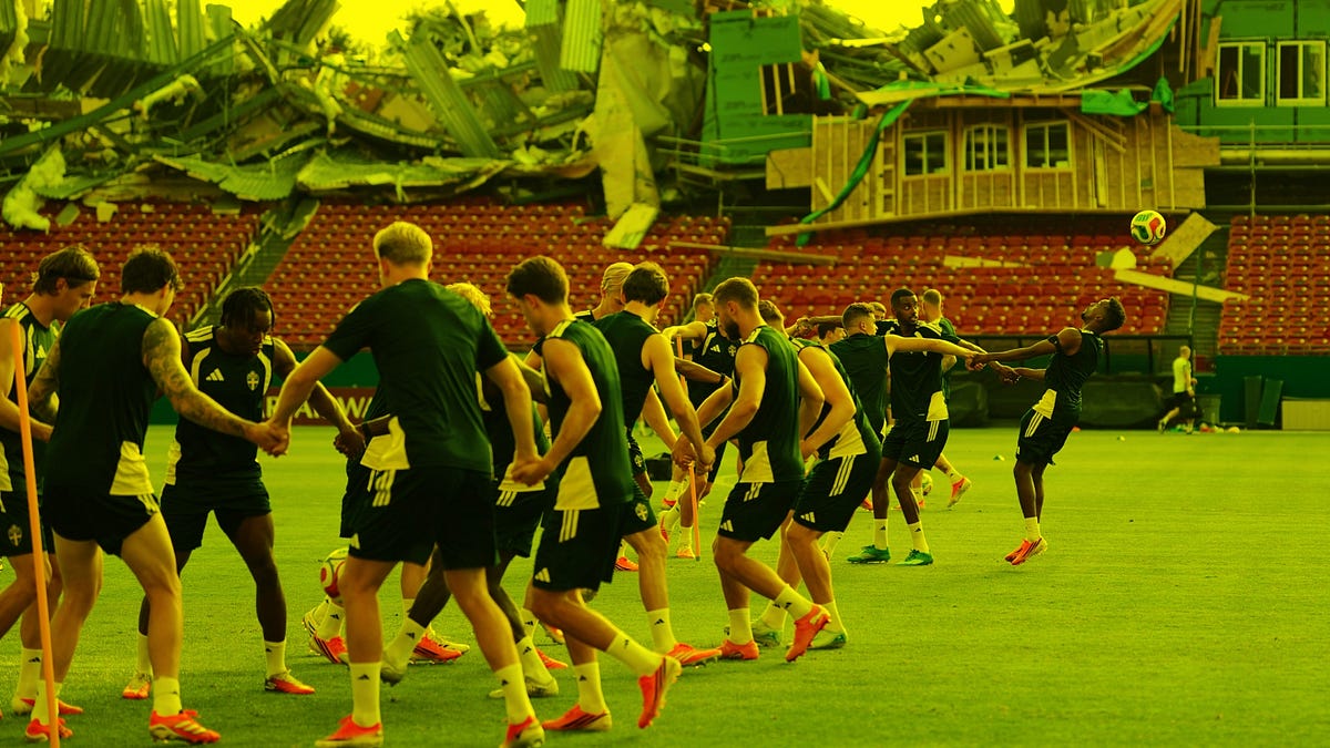 🚧 Sweden’s training base gets demolished, Algeria’s 110-pass goal, DR Congo’s stand-in living statue