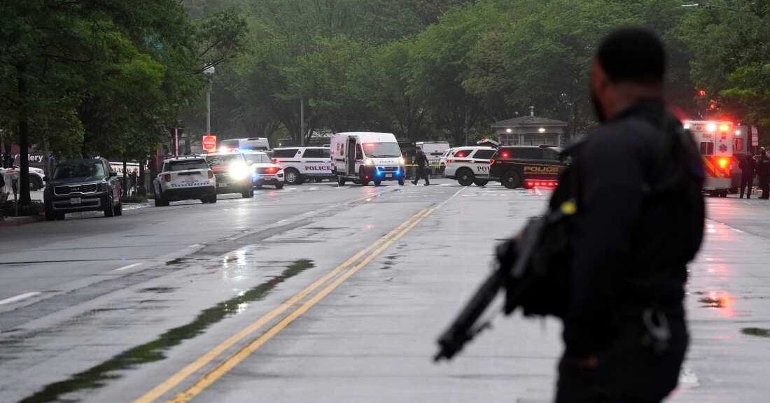 Suspect dead after opening fire near White House security checkpoint, Secret Service says : NPR Suspect dead after opening fire near White House security checkpoint, Secret Service says : NPR