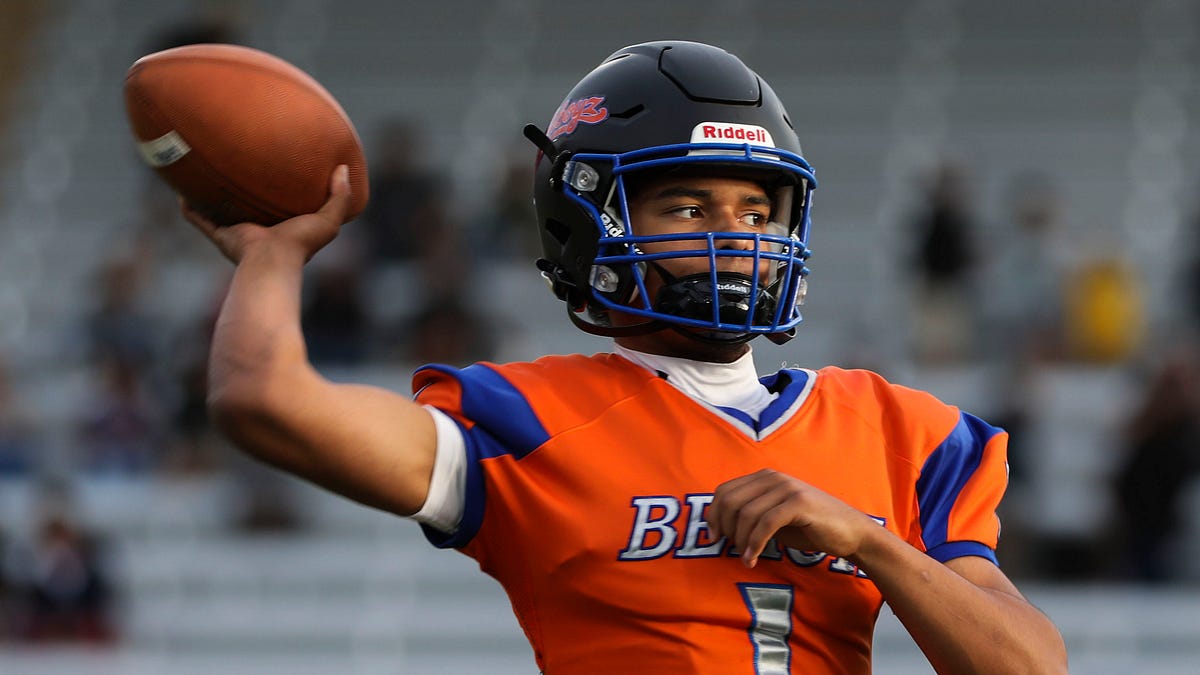 Who are VarsityWA's Top 50 football teams in Washington heading into 2026?