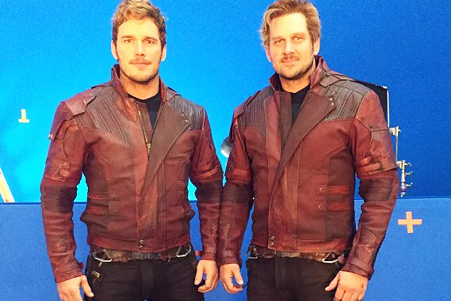 Chris Pratt posing with his stunt double, Tony McFarr Chris Pratt posing with his stunt double, Tony McFarr