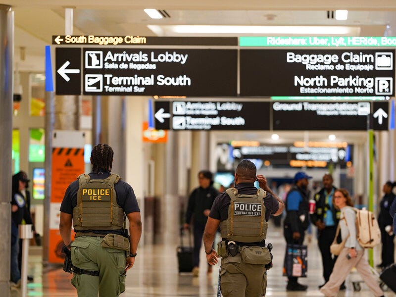 ICE Agents at Some Airports Begin Checking IDs in Security Lines - The New  York Times