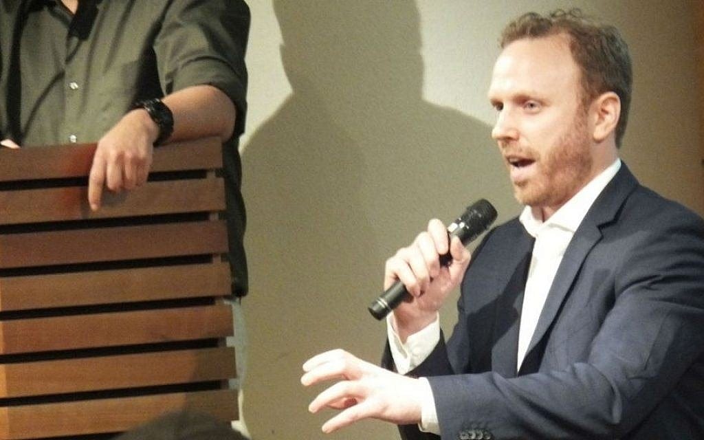 Author Max Blumenthal at a controversial Toronto event organized by PEN Canada — a charity which advocates for free expression and other basic rights for writers, on February 24, 2014. (Sammy Hudes/The Times of Israel) Author Max Blumenthal at a controversial Toronto event organized by PEN Canada — a charity which advocates for free expression and other basic rights for writers, on February 24, 2014. (Sammy Hudes/The Times of Israel)